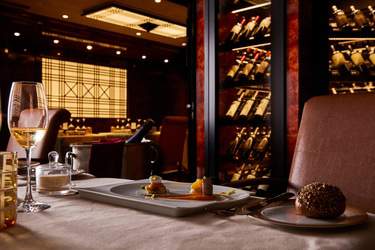 Silversea - Silver Muse - La Dame 1.jpg